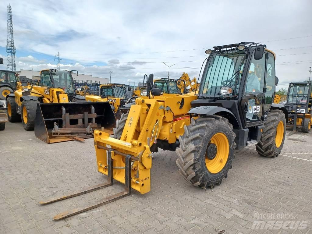 JCB 531-70 مناولات متداخلة