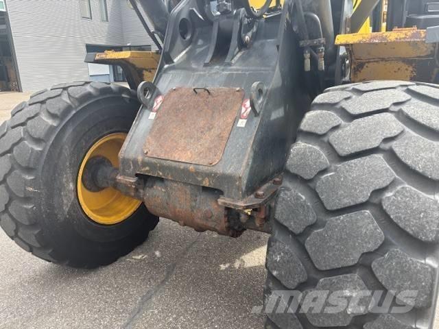 Komatsu WA 320 PZ-6 لوادر بعجل
