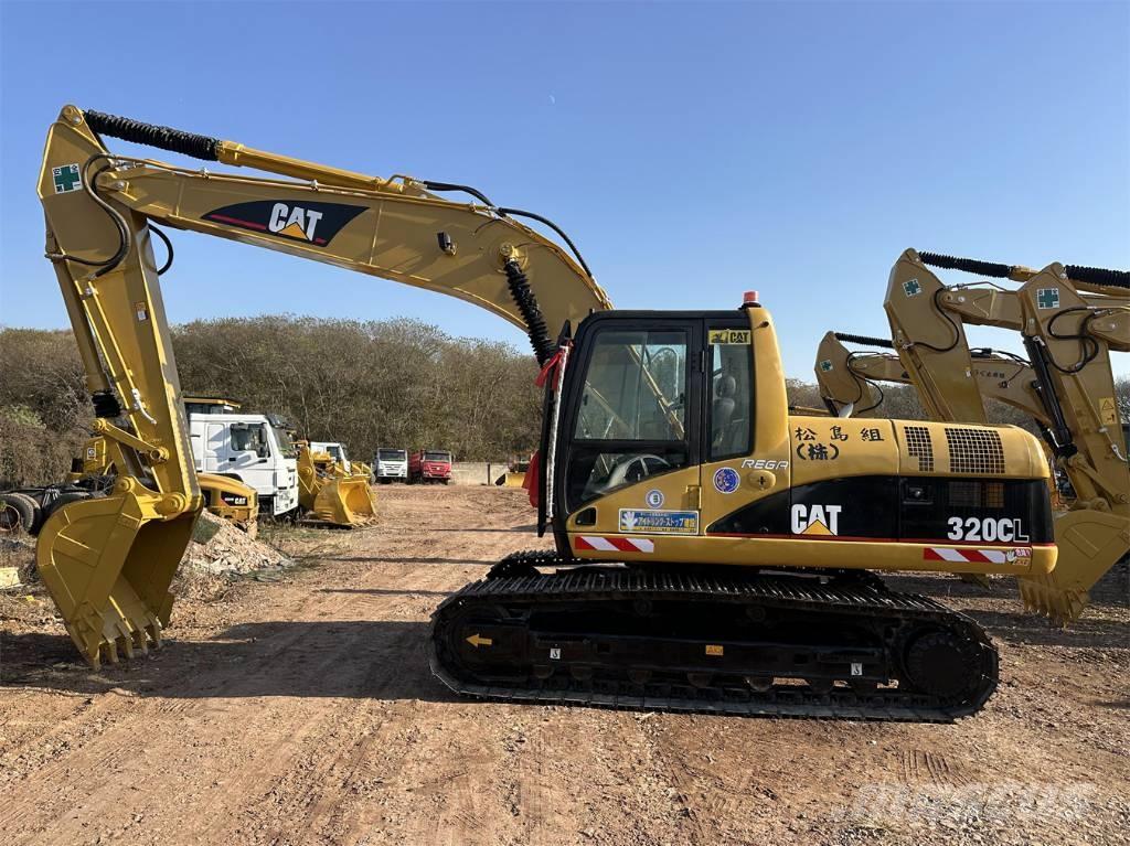 CAT 320 C L حفارات زحافة