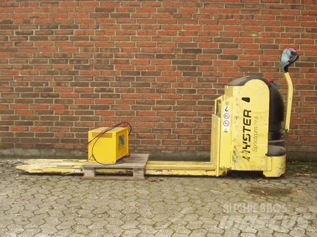 Hyster P 2.5 معدات الرفع منخفض المستوى