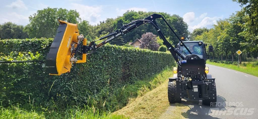 McConnel PA4330 ماكينات تشذيب الأشجار