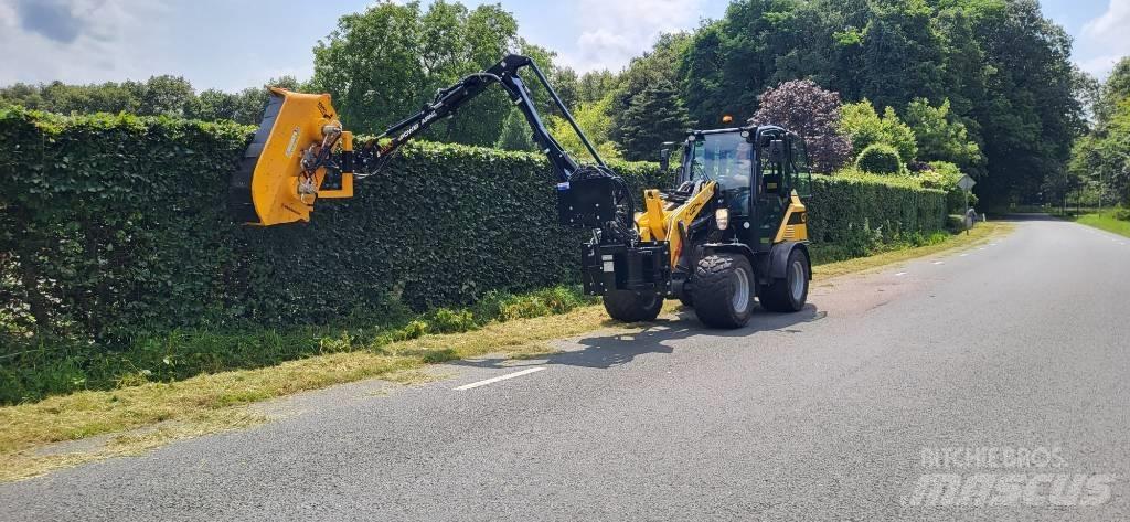 McConnel PA4330 ماكينات تشذيب الأشجار