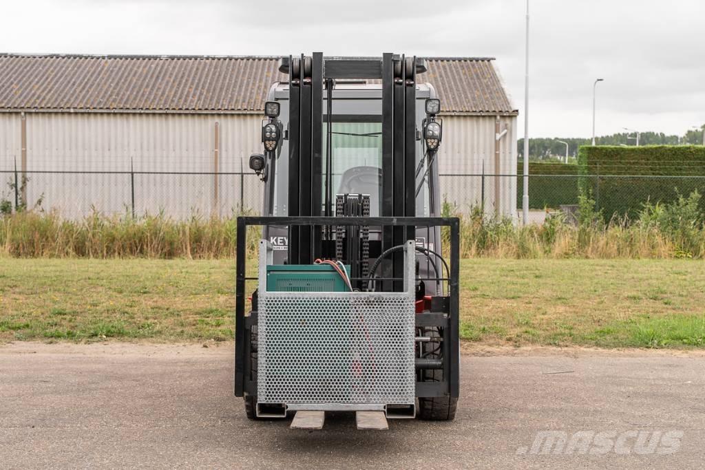 Manitou ME 450 شاحنات ذات رافعات شوكية تعمل بالكهرباء