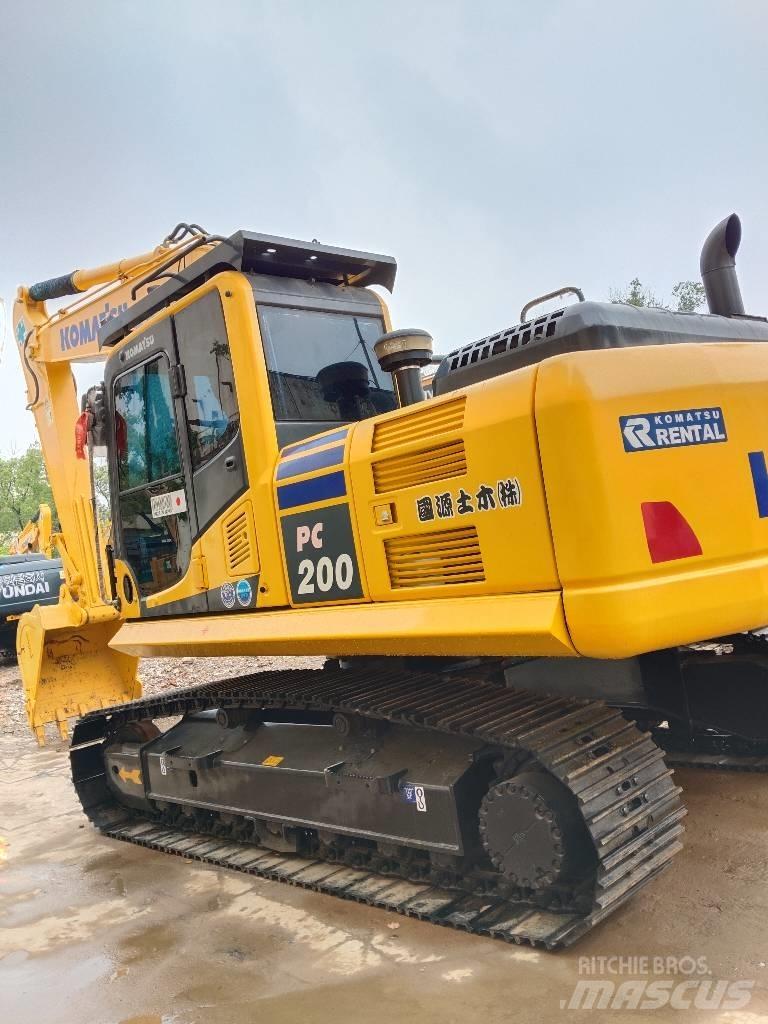 Komatsu PC 200-8N1 حفارات زحافة