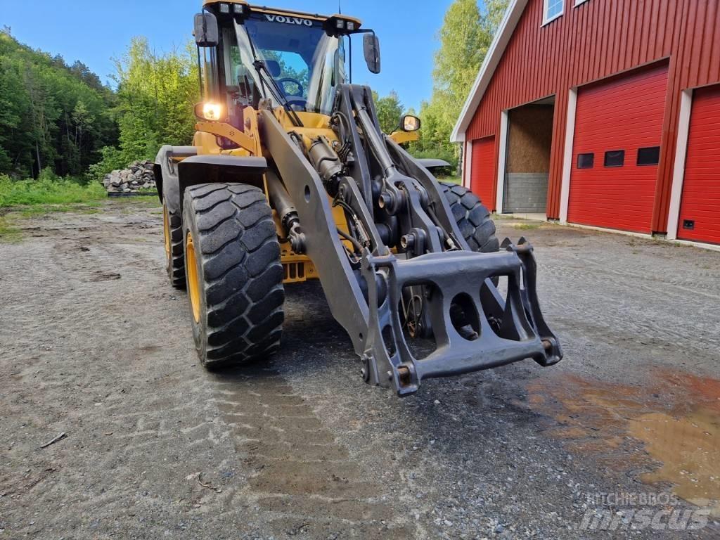 Volvo L 110 H لوادر بعجل