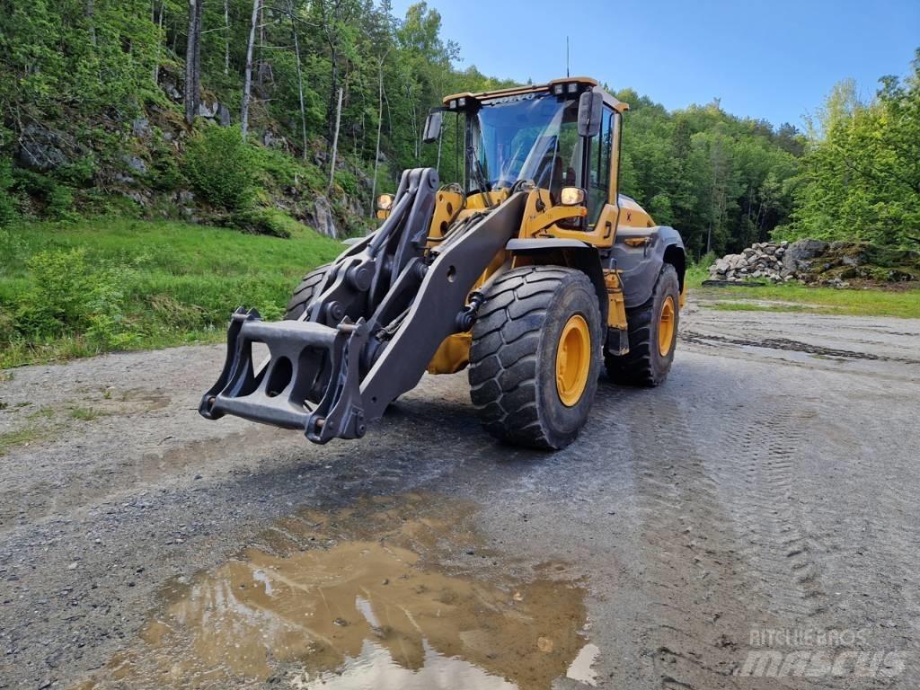 Volvo L 110 H لوادر بعجل
