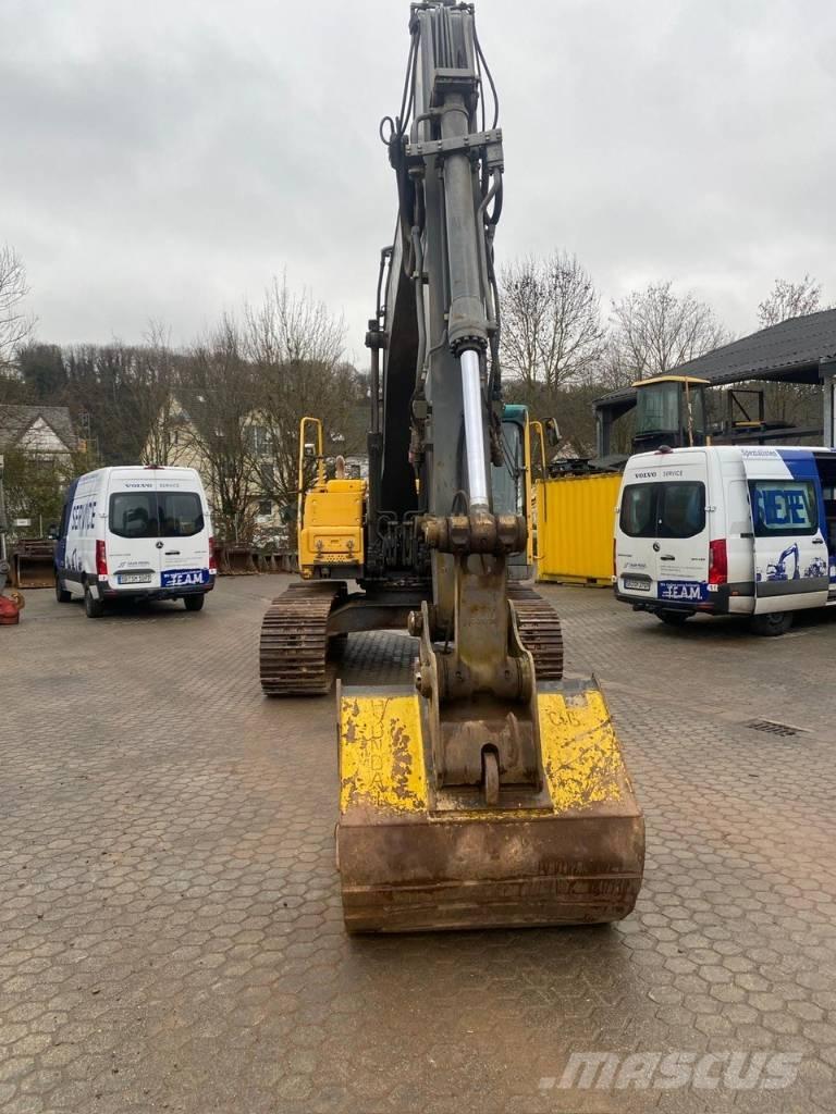 Volvo EC 180 B LC حفارات زحافة