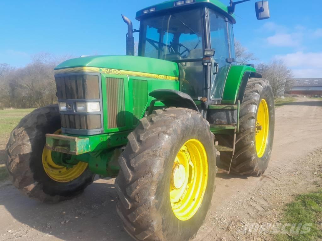 John Deere 7800 الجرارات