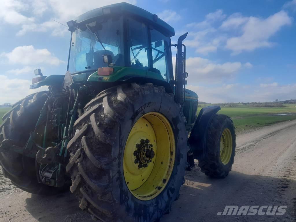 John Deere 7800 الجرارات