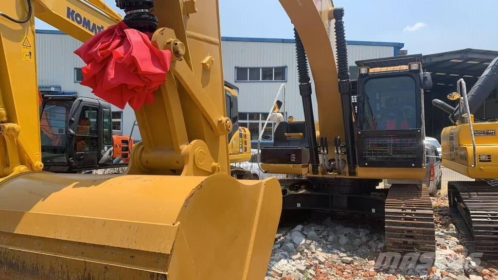 CAT 326D حفارات زحافة