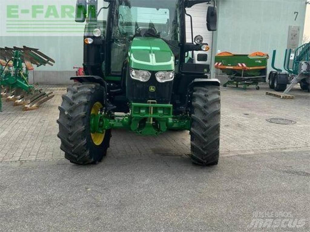 John Deere 6090m الجرارات