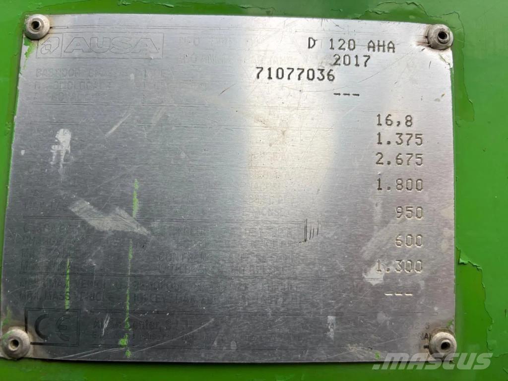 Ausa D120AHA ساحبات مفصلية