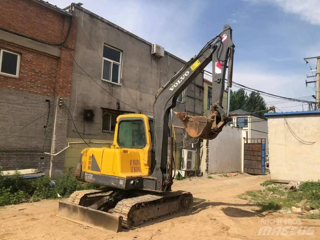 Volvo ec55D حفارات زحافة