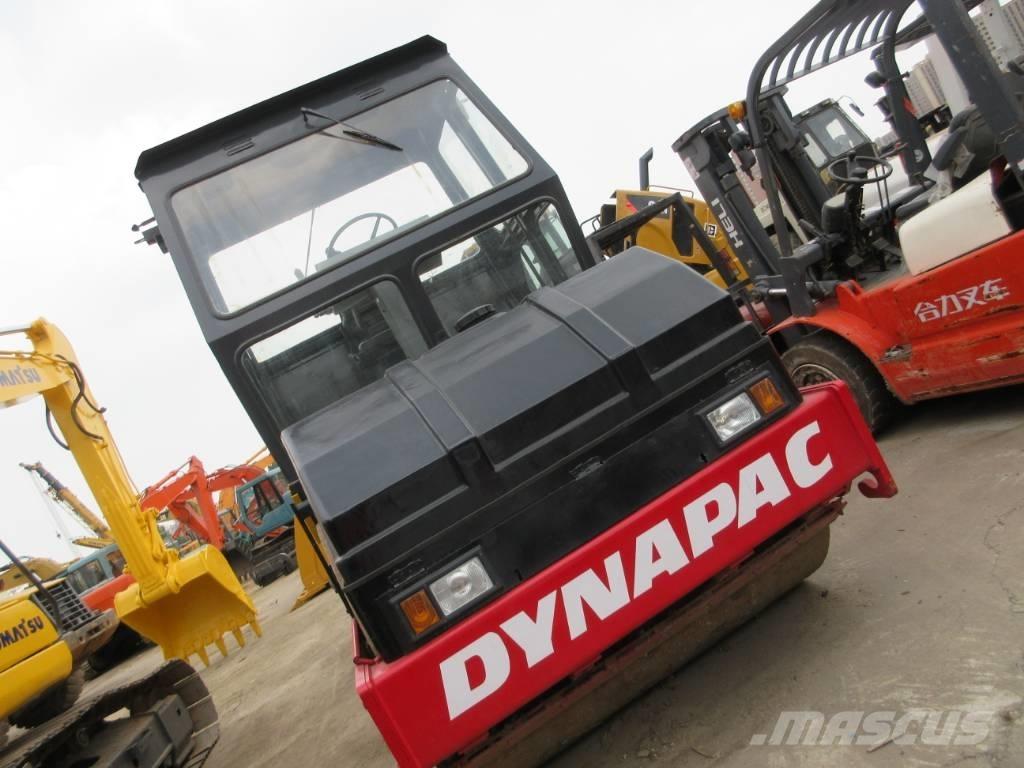 Dynapac CC 421 مداحل ثنائية الاسطوانة