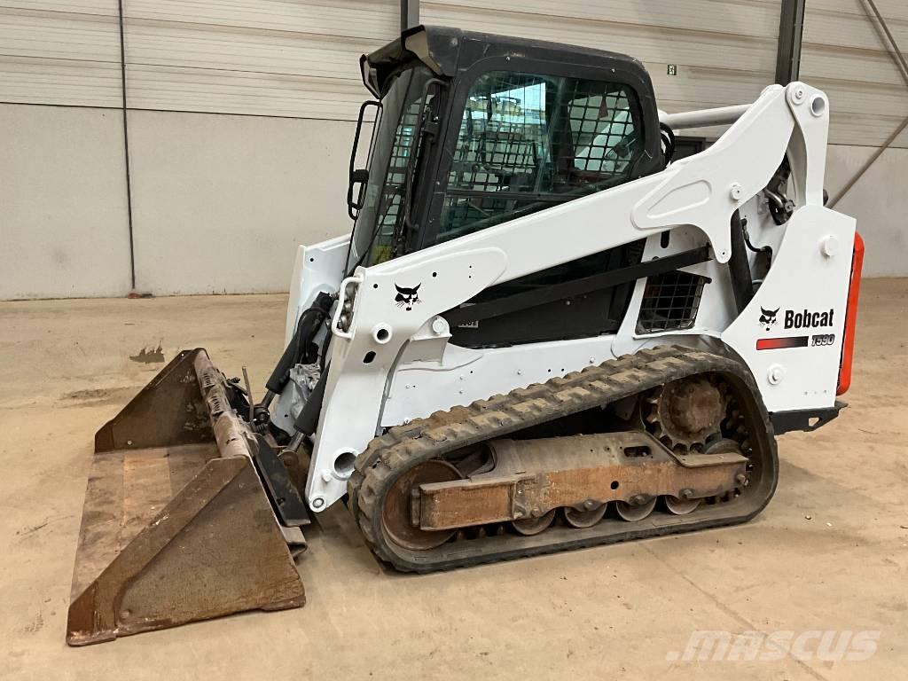 Bobcat T 590 لوادر انزلاقية التوجيه