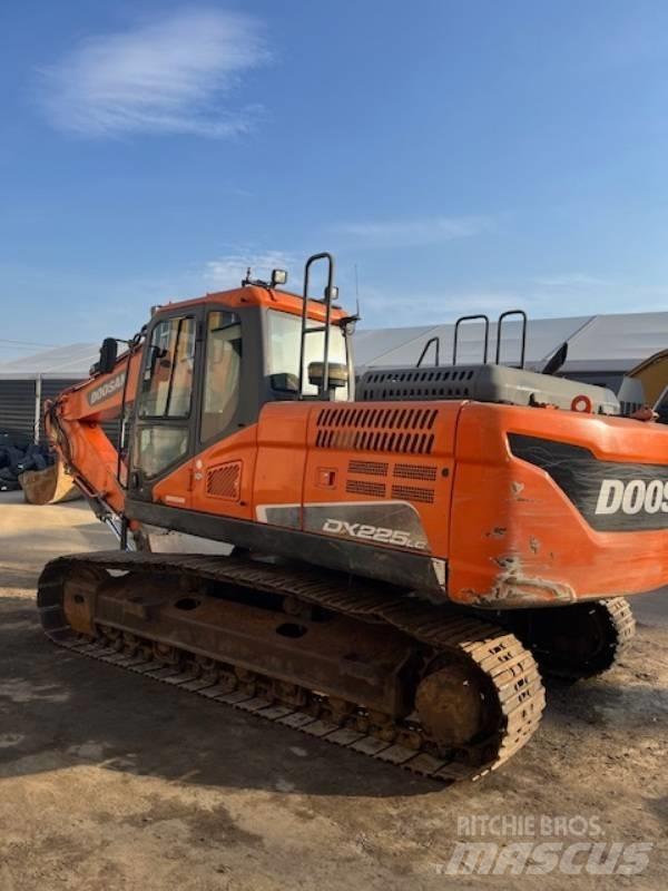 Doosan DX 225 LC-5 حفارات زحافة