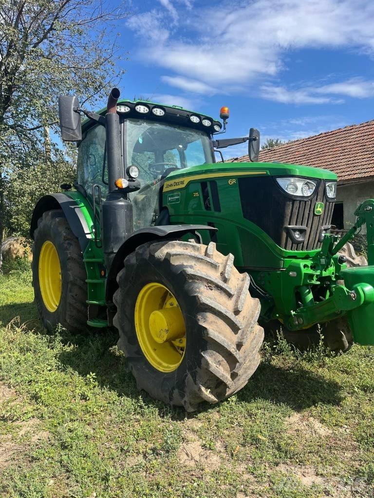 John Deere 6R 215 الجرارات