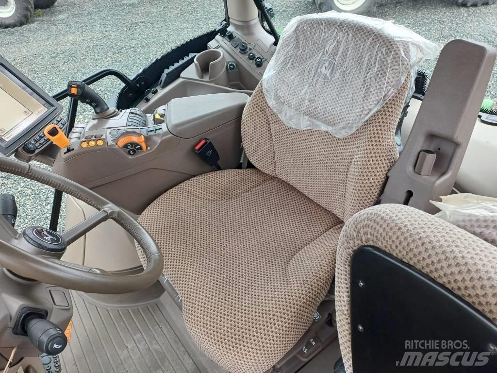 John Deere 6R 215 الجرارات