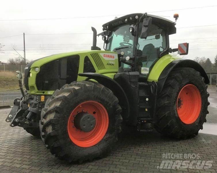 CLAAS AXION 930 الجرارات