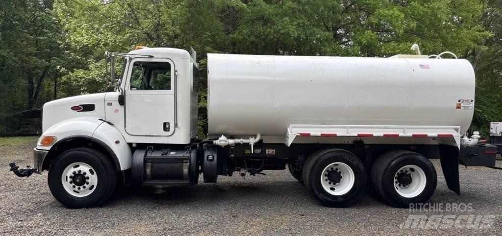 Peterbilt 348 صهاريج مياه
