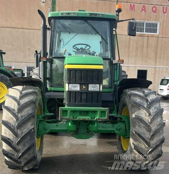 John Deere 6910 الجرارات