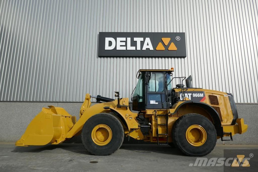 CAT 966M لوادر بعجل
