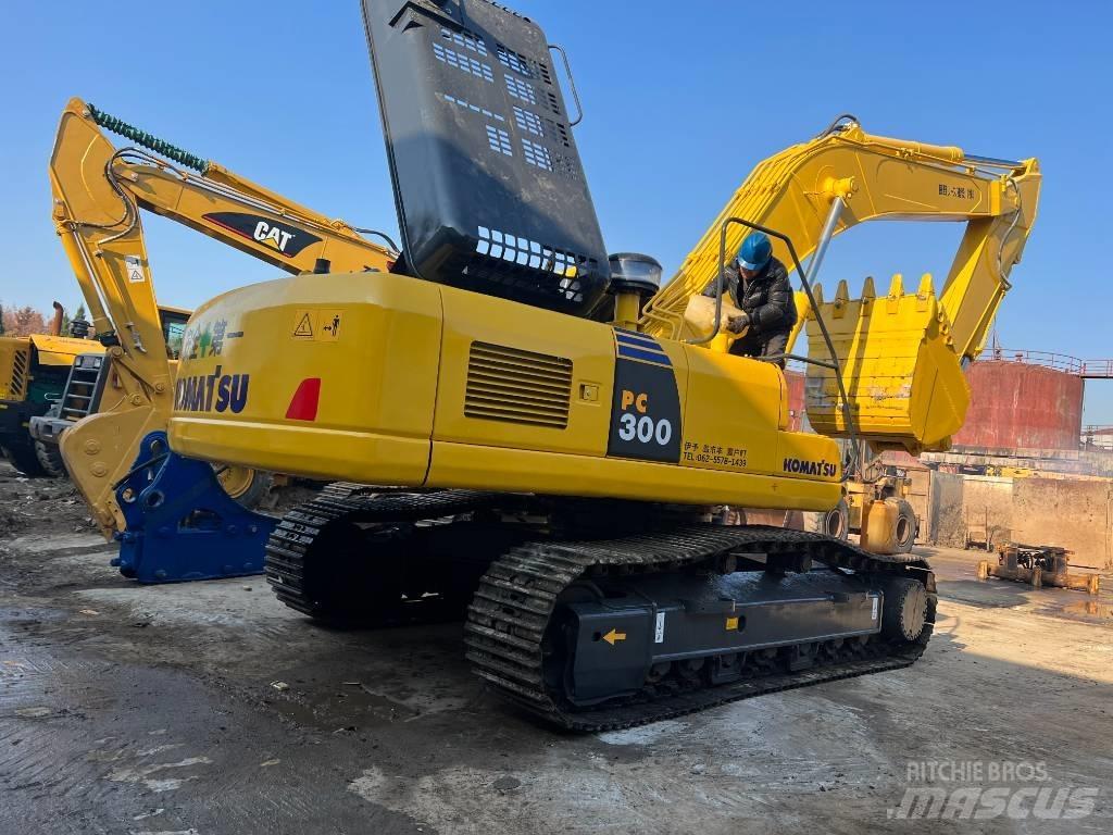 Komatsu PC 300-7 حفارات زحافة
