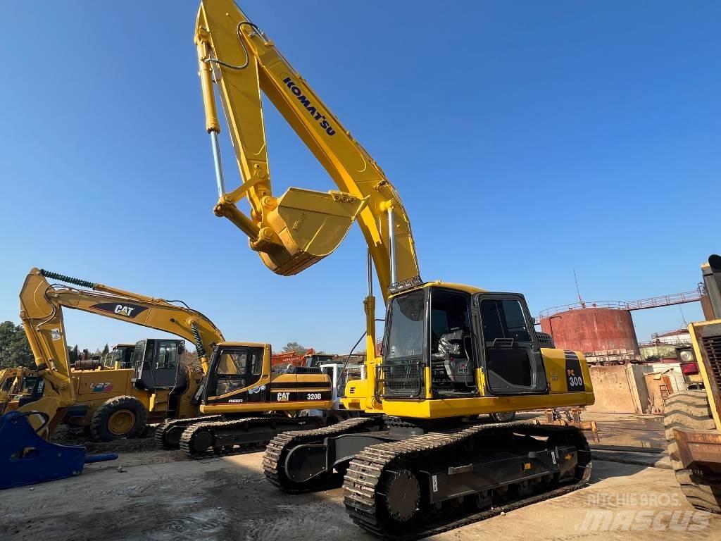Komatsu PC 300-7 حفارات زحافة