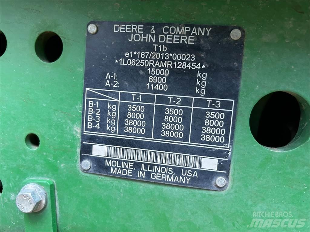 John Deere 6250R الجرارات