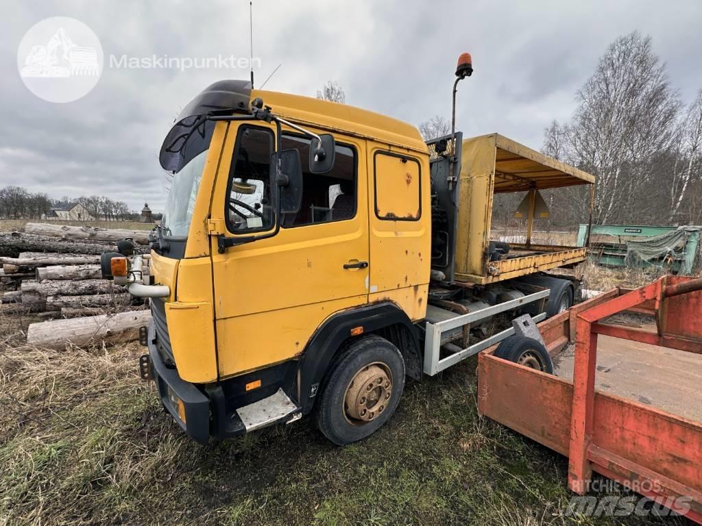 Mercedes-Benz 1117 L شاحنات الرافعات الخطافية