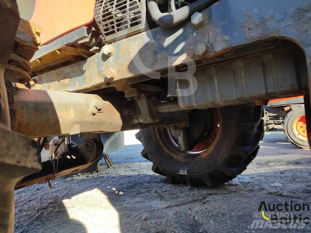 Kubota M 6060-C الجرارات