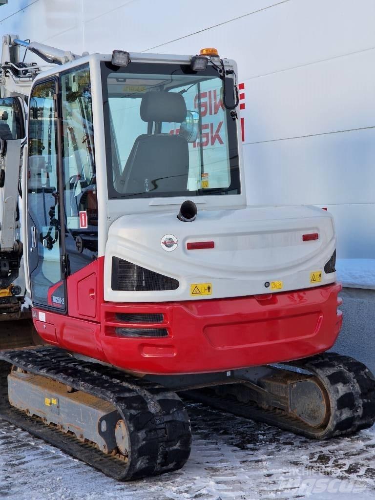 Takeuchi TB 250 حفارات صغيرة أقل من 7 طن (حفارات صغيرة)