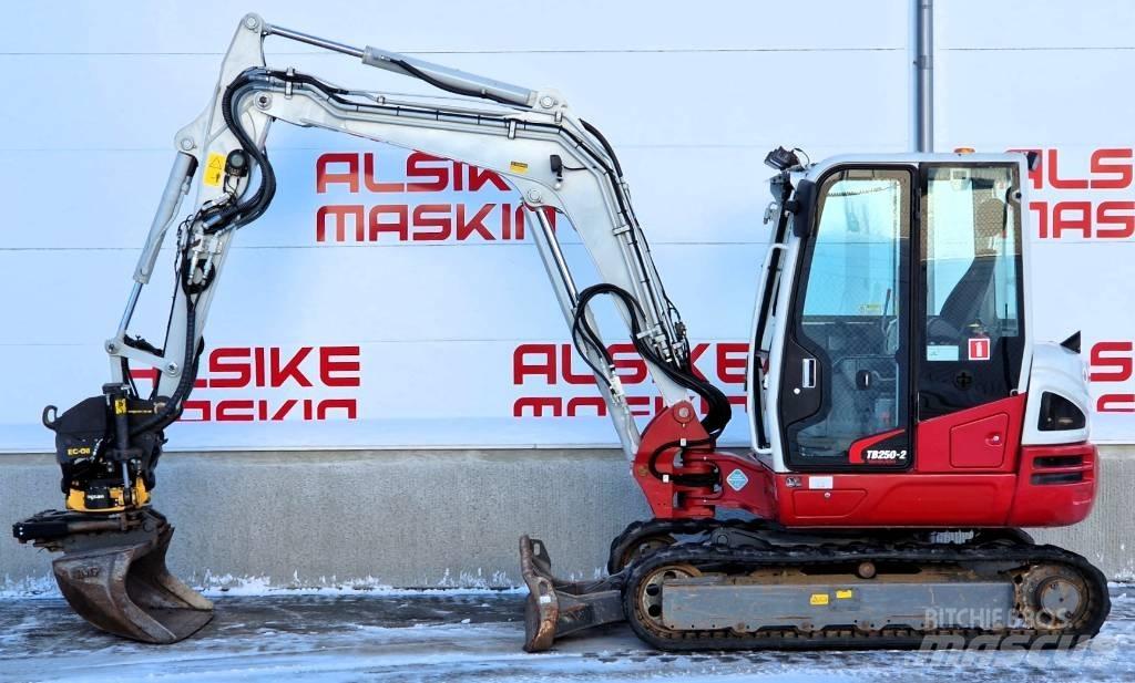 Takeuchi TB 250 حفارات صغيرة أقل من 7 طن (حفارات صغيرة)