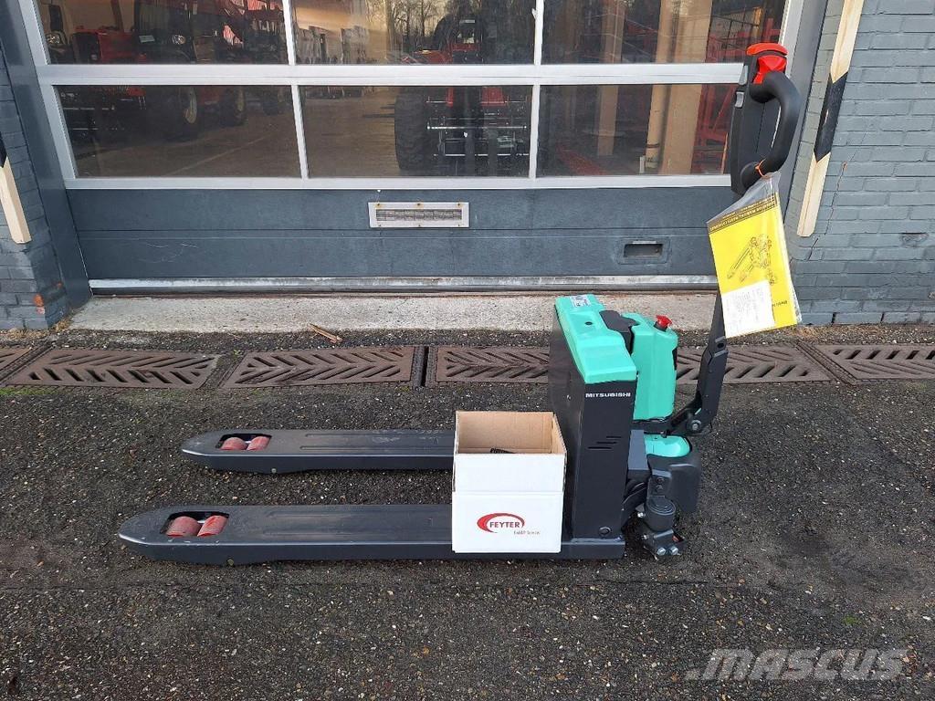 Mitsubishi PWL15 معدات الرفع منخفض المستوى