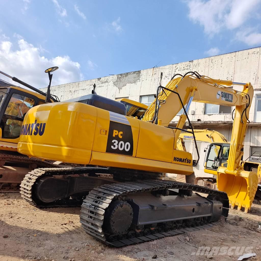 Komatsu PC 300-7 حفارات زحافة