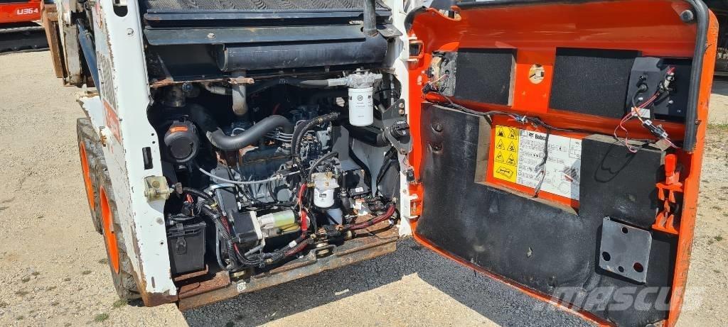 Bobcat S 100 لوادر انزلاقية التوجيه