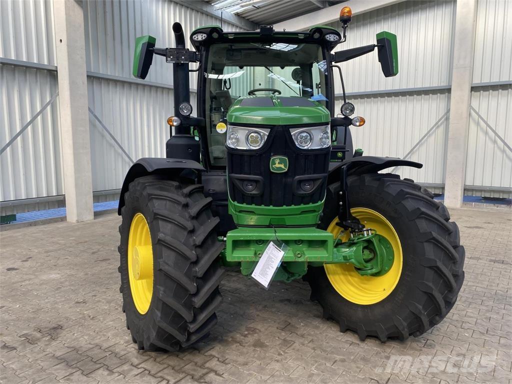 John Deere 6R 155 الجرارات