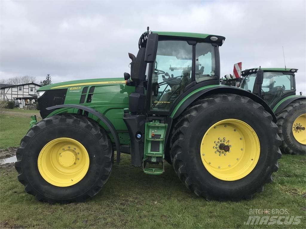 John Deere 6250R الجرارات