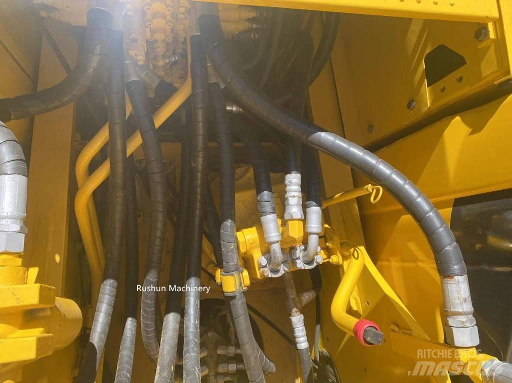 Komatsu PC 200 حفارات زحافة