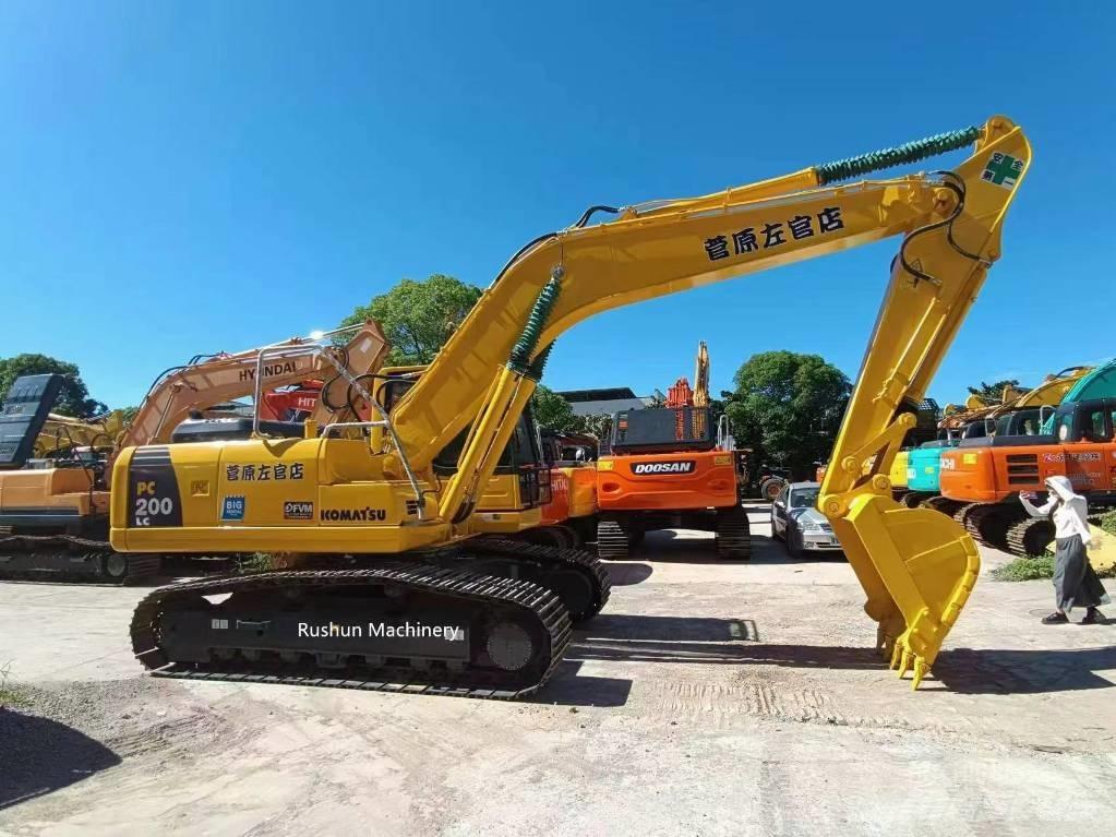 Komatsu PC 200 حفارات زحافة