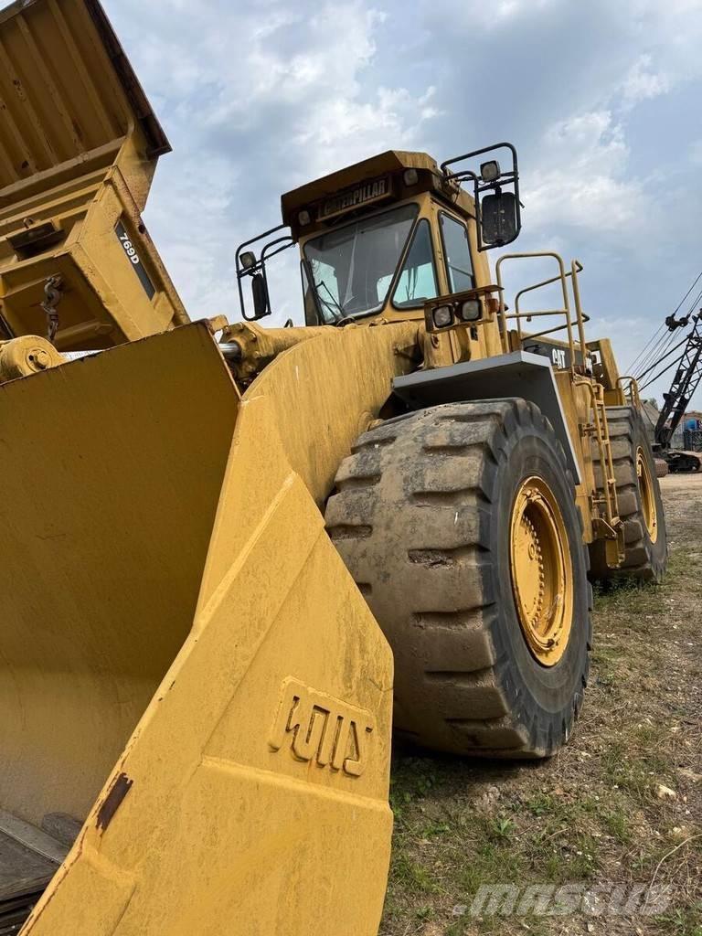 CAT 988F لوادر بعجل