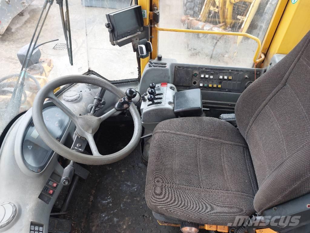 Volvo L90E لوادر بعجل
