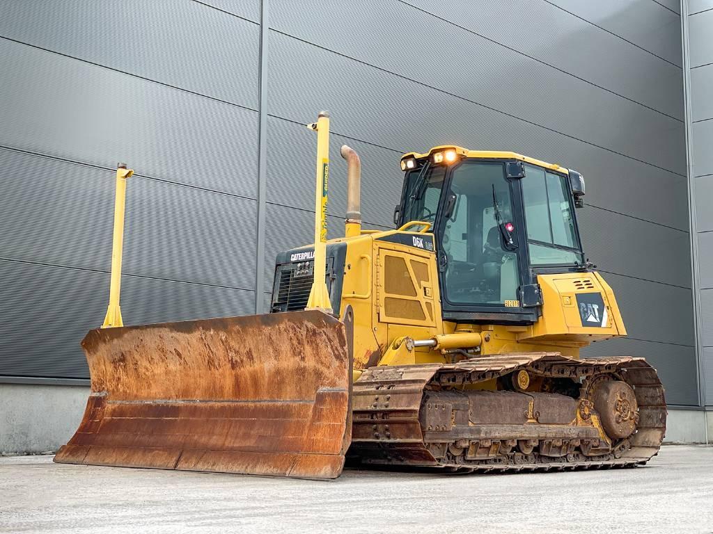 CAT D6K بلدوزرات مجنزرة