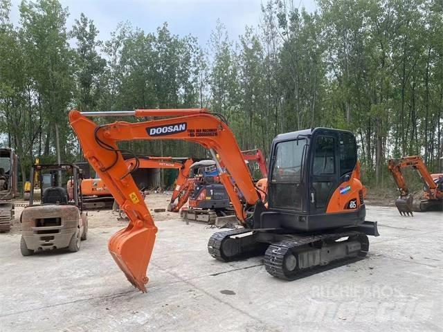 Doosan DX60 حفارات صغيرة أقل من 7 طن (حفارات صغيرة)