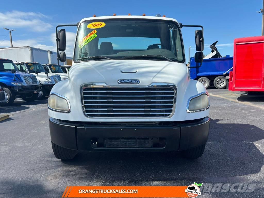 Freightliner M2 شاحنات قابلة للفك