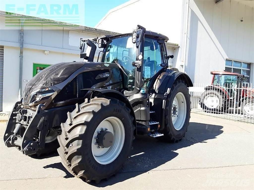 Valtra q265 الجرارات