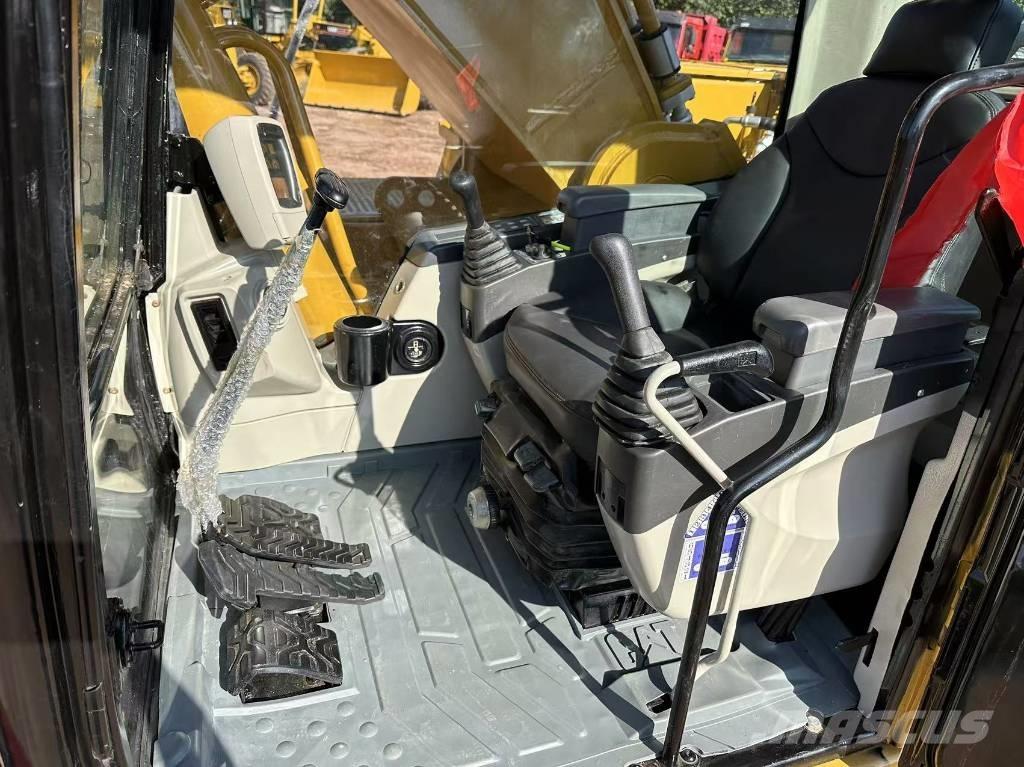 CAT 330 C حفارات زحافة