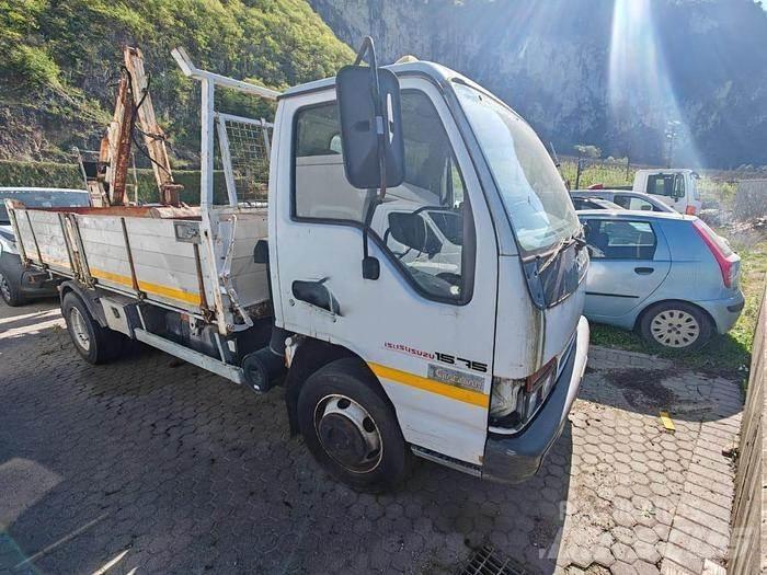 Isuzu 15.75 شاحنات قلابة