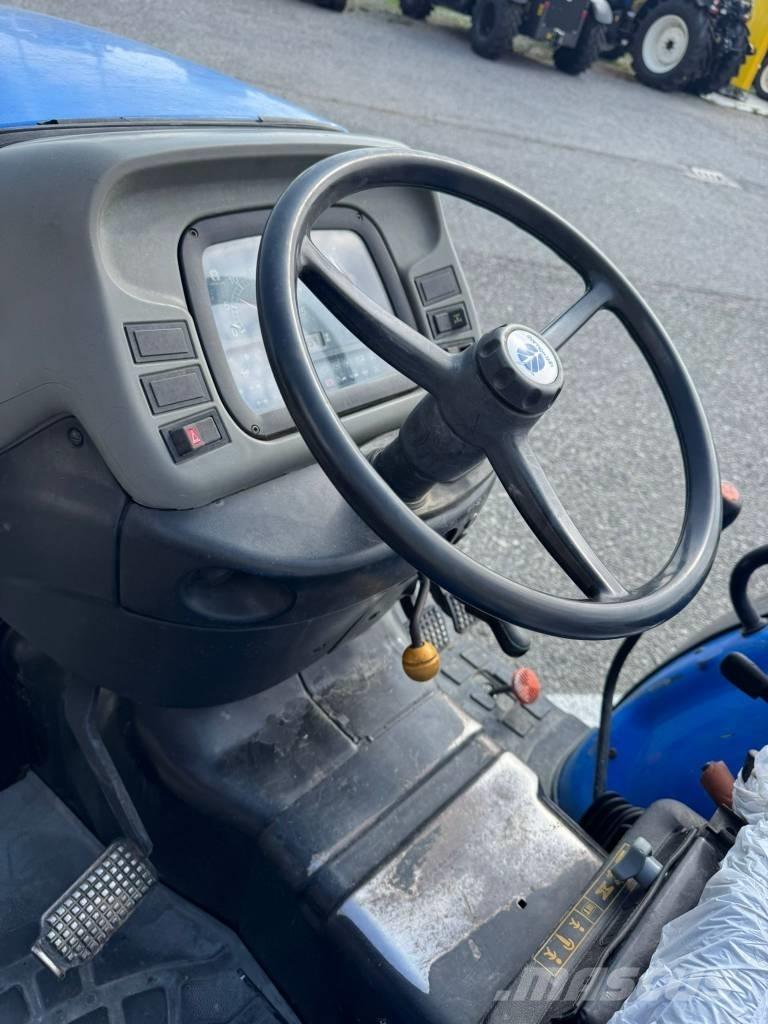 New Holland TN75 NA الجرارات