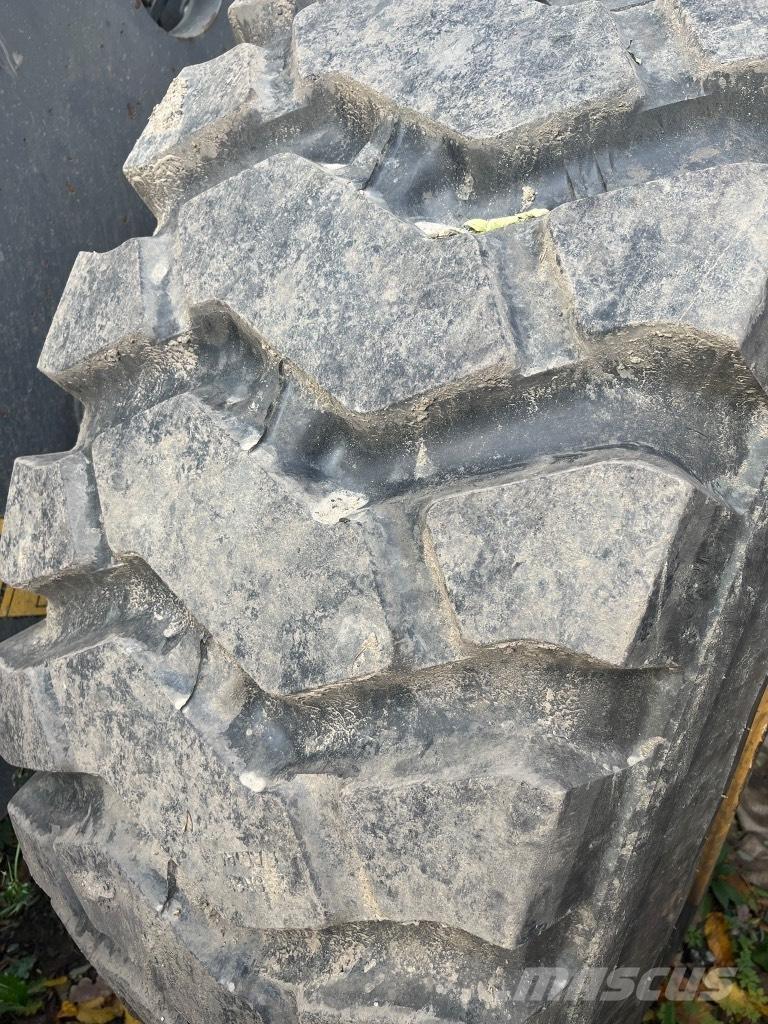 Volvo 110H لوادر بعجل